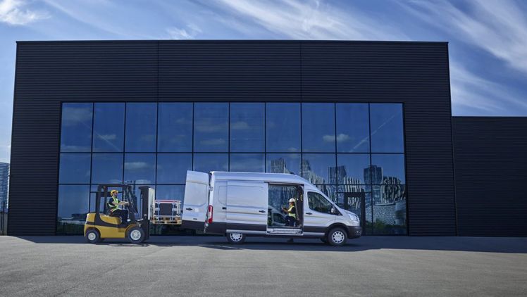 NEOVISNI STRAŽNJI OVJES